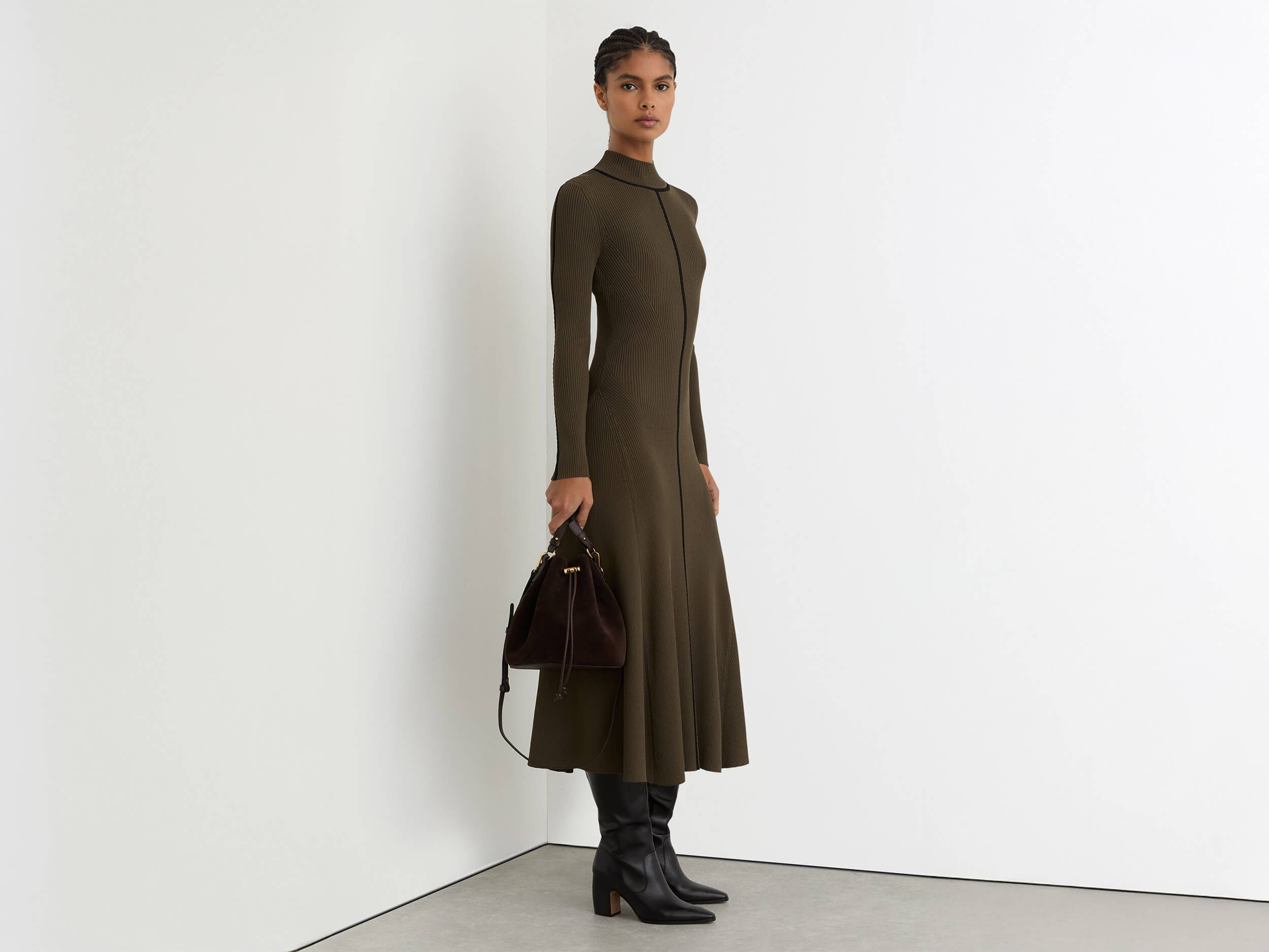 الفساتين للأحجام الصغيرة