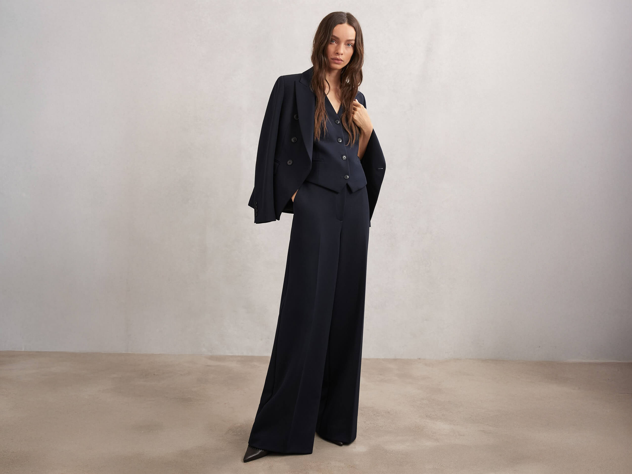 بنطلونات الأحجام الصغيرة