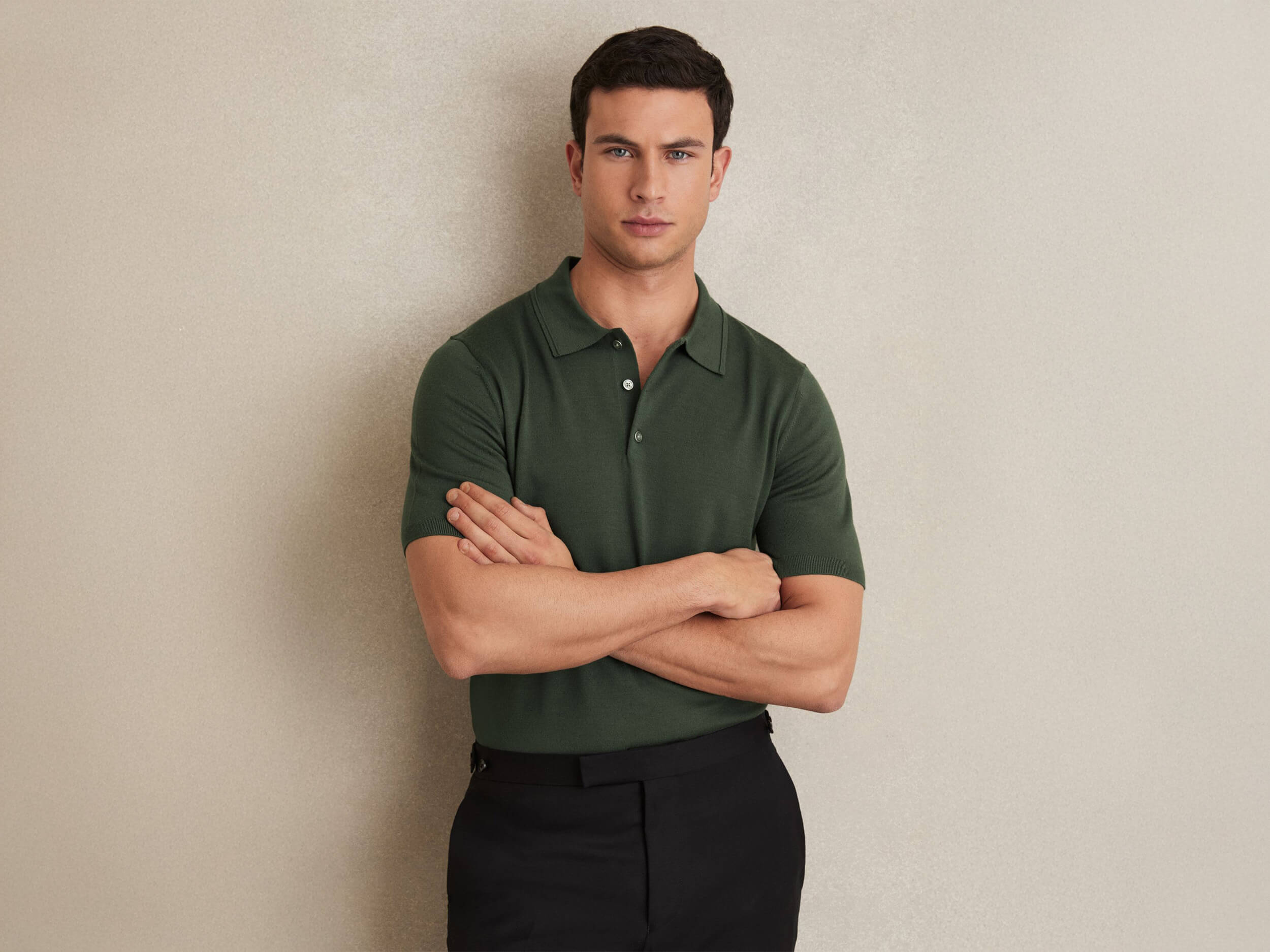 قمصان بولو بأكمام قصيرة