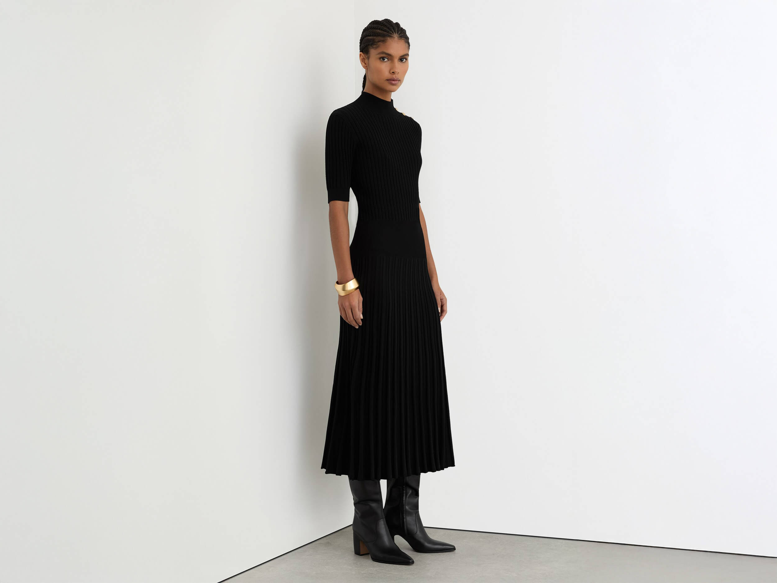 الفساتين للأحجام الصغيرة