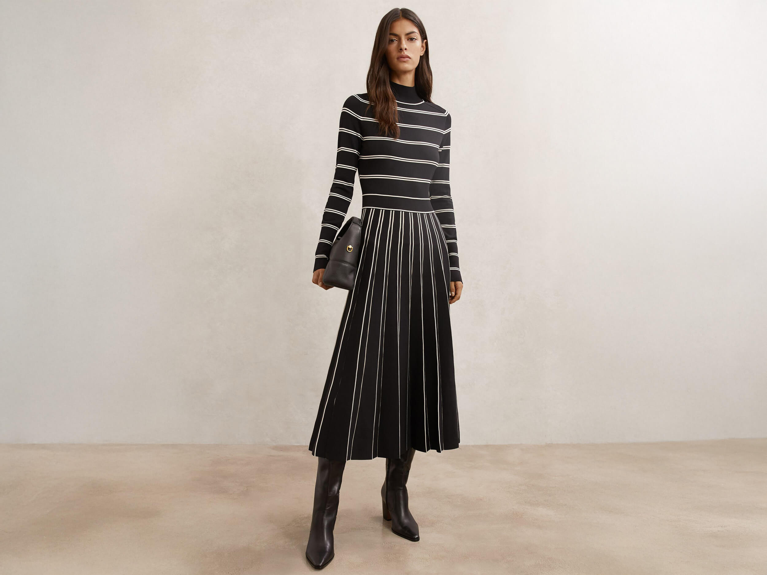 الفساتين الضيقة